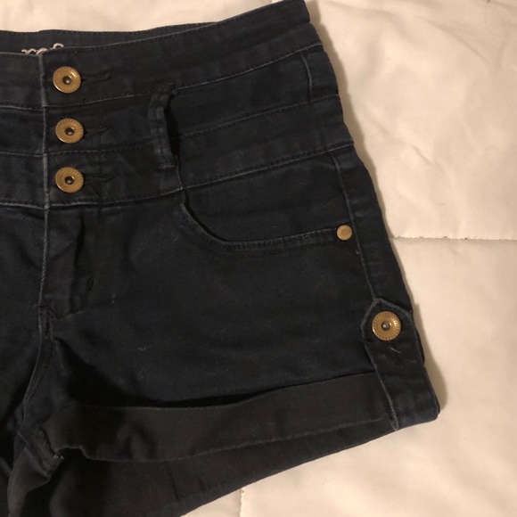 High Waisted Shorts - Picture 4 of 4